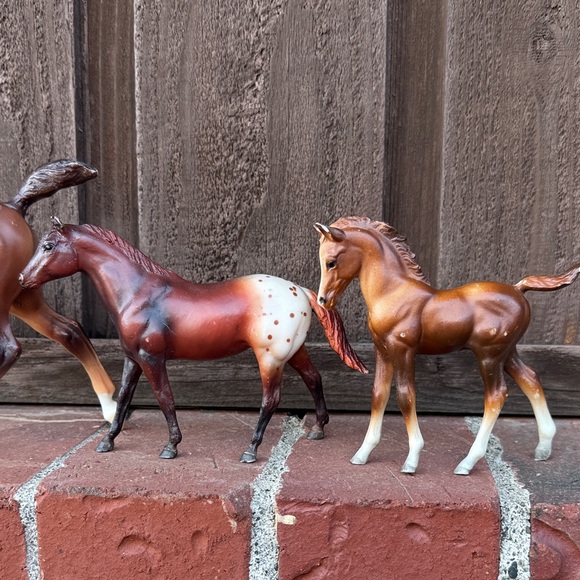 Breyer Trio of Brown and Chestnut Horse Figurines with White Markings - Picture 3 of 10